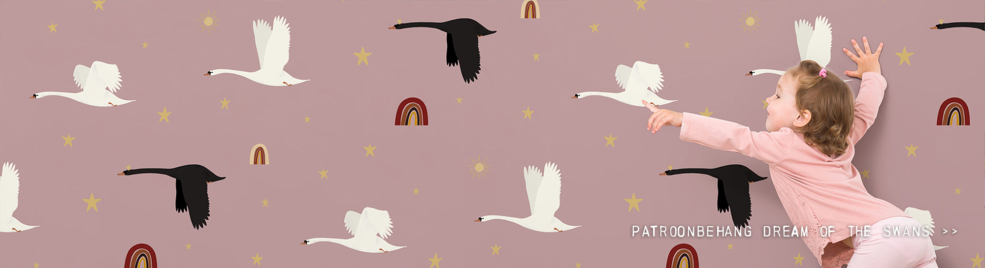 Behang Vliegende Zwanen collectie Dream of the Swans