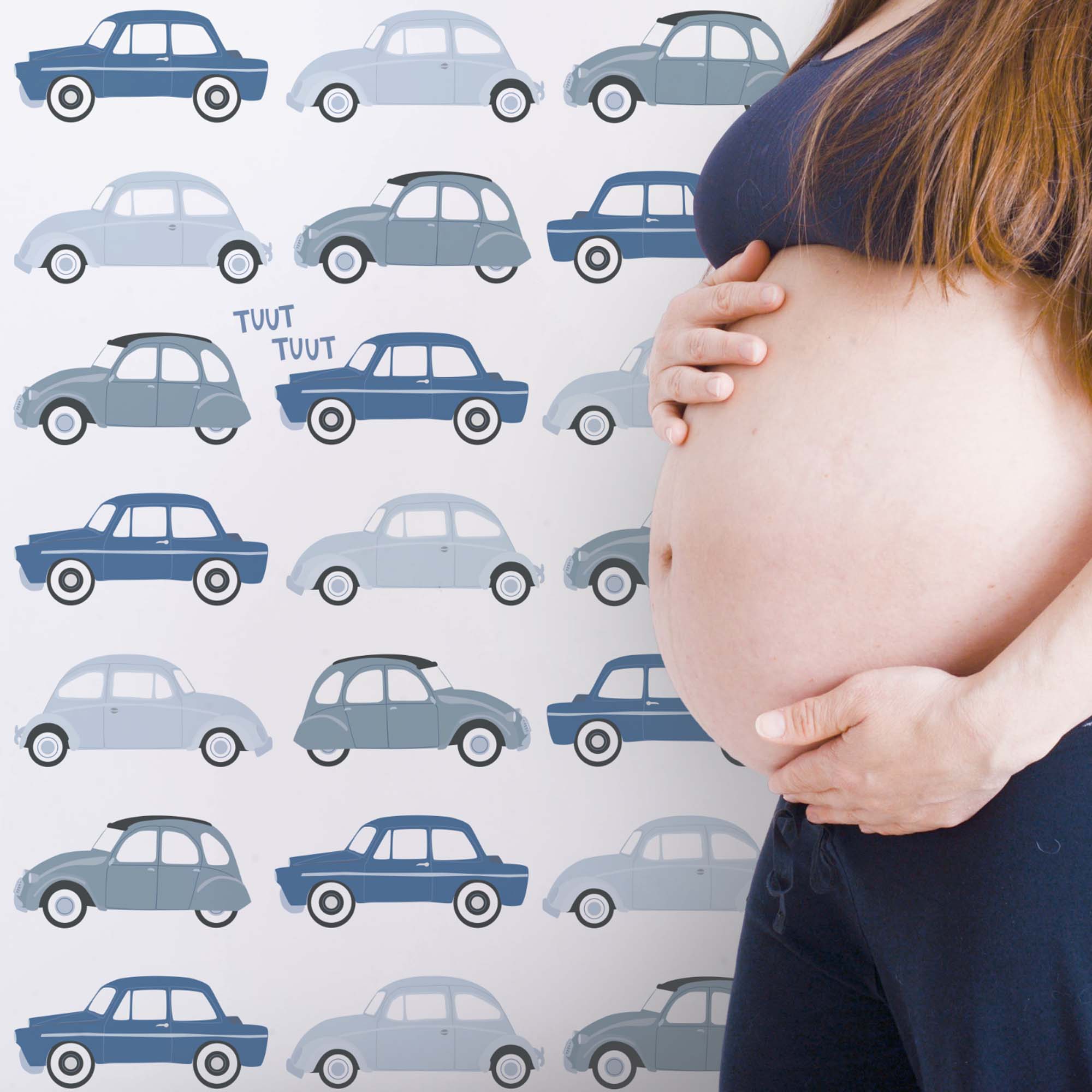 zwangere vrouw voor baby behang Auto van Perron 11