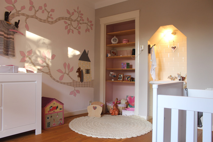 Klantfoto van de kinderkamer met eekhoorn fotobehang