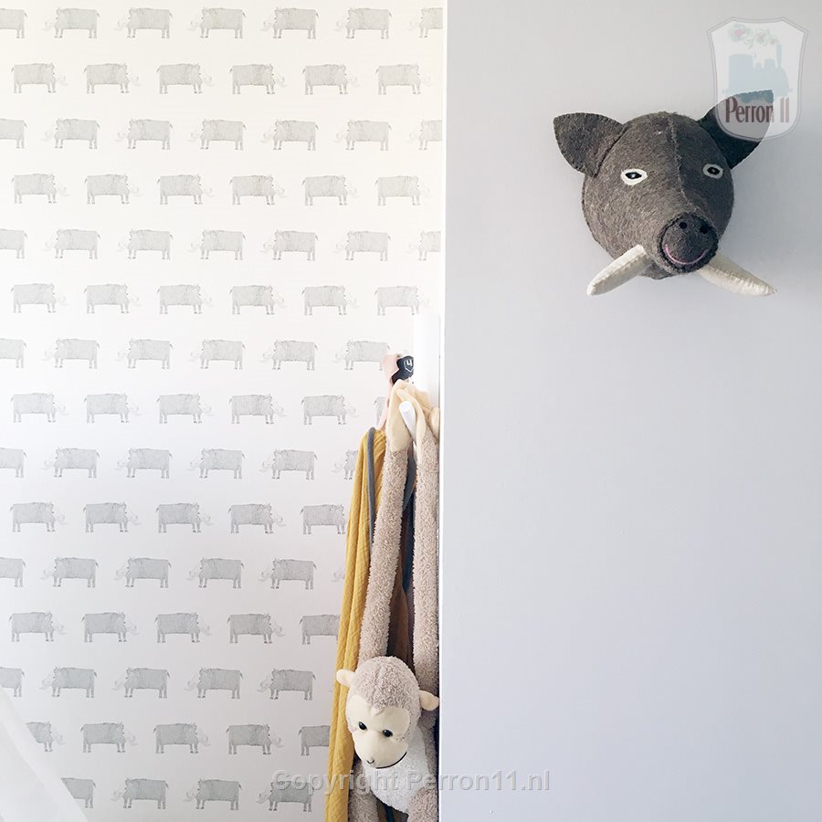 Babykamerinspiratie bijzondere babykamer met zwijntjesbehang klantfoto