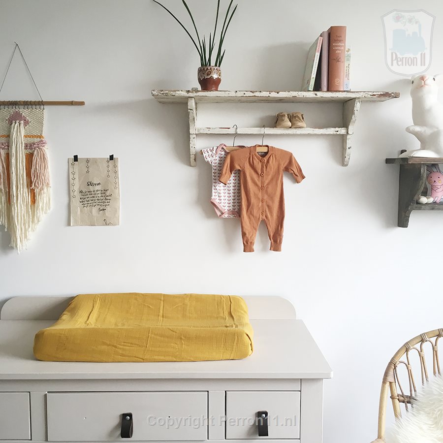 Babykamer inspiratie commode in zwijntjes kamer