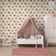 Behang met regenbogen voor kinderbehang, roze en beige tinten.