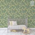 Behang, kinderbehang met gele bloemen op groene achtergrond.
