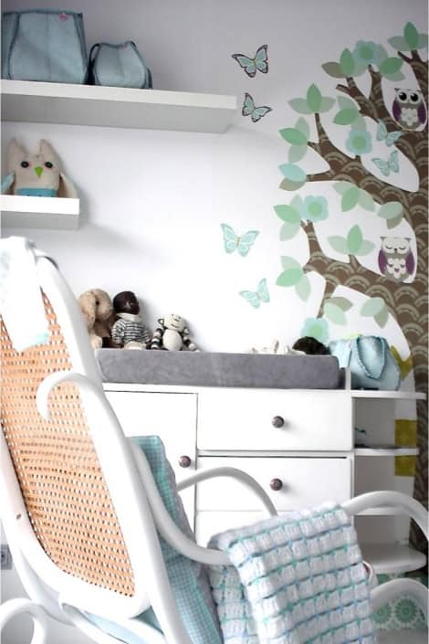 Kinderkamer muurdecoratie met uil en boom Behang, kinderbehang met uil en boom, muurstickers in kinderkamer.