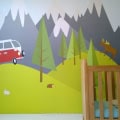Behang met bos en camper, kinderbehang.