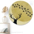 Behang, kinderbehang met hert en vogels in oker en zwart.