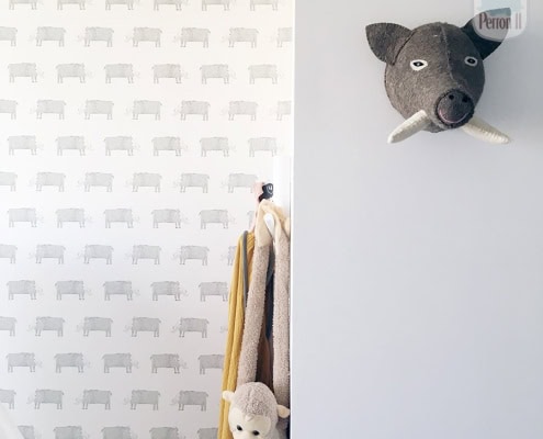 Behang met kinderbehang met hond en muurstickers, kinderkamer decoratie.