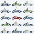 Kinderbehang met raceauto's en dieren, speels en kleurrijk ontwerp.