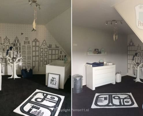 Behang en muurstickers in kinderkamer onder schuin dak.
