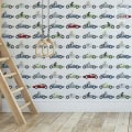Behang met raceauto's, kinderbehang voor kinderkamer.