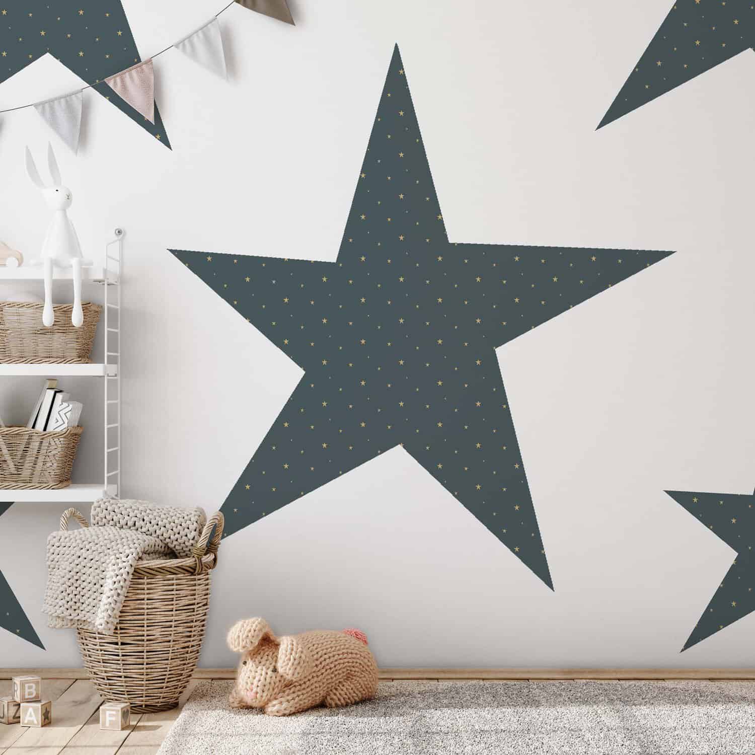 Behang met grote sterren, kinderbehang, in kinderkamer.