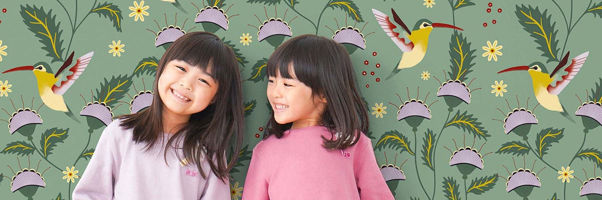 Behang, kinderbehang met vogels en bloemen voor de kinderkamer.