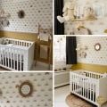 Behang met zonnestralen en wolkjes voor kinderbehang.