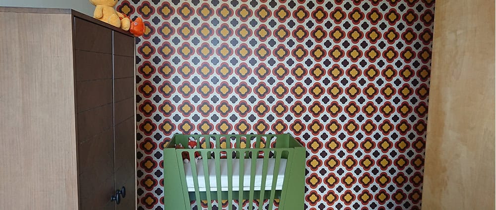 Behang, kinderbehang met retro patroon in kinderkamer.
