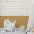 Behang, kinderbehang met zon en regenboog patroon.