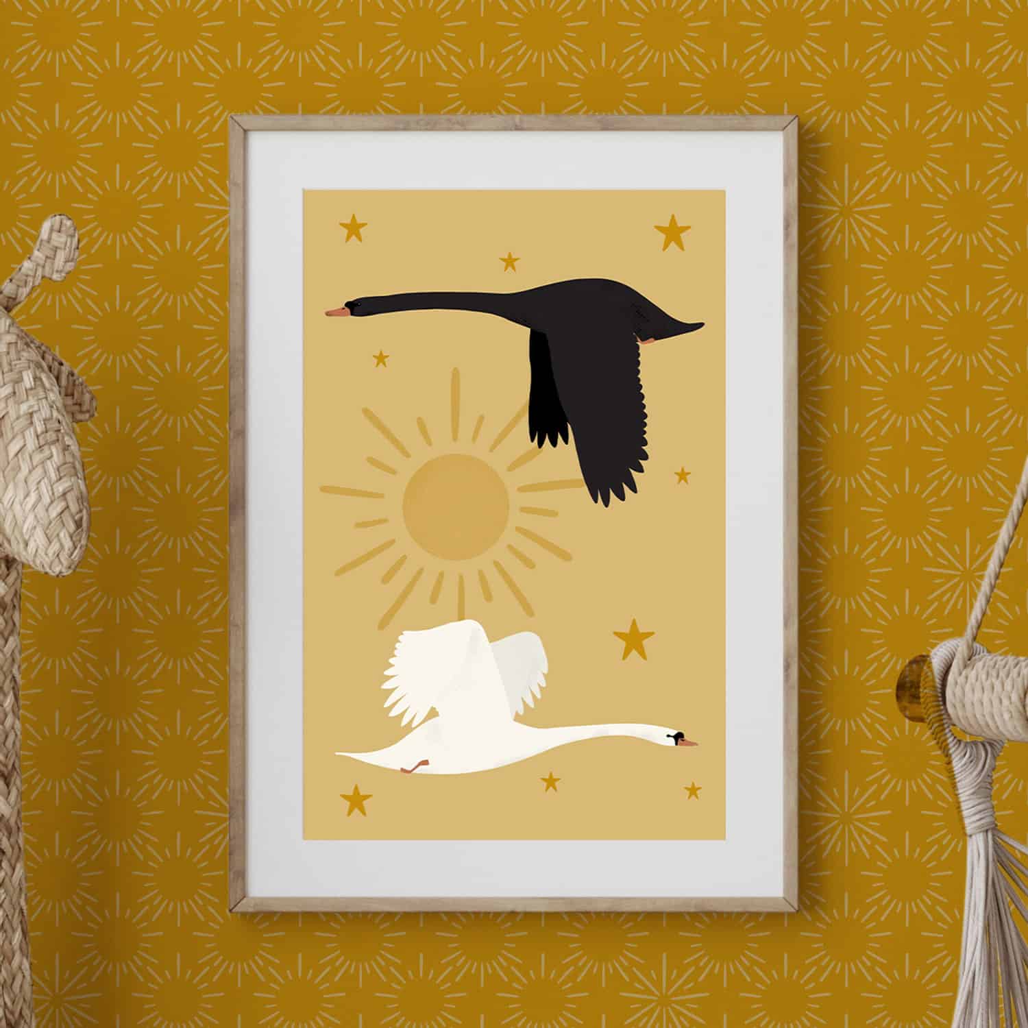 Poster met vliegende zwanen in neutrale babykamer
