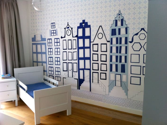 Kinderkamer met stadsgevel behang Behang, kinderbehang met stadsgevels voor kinderkamer.